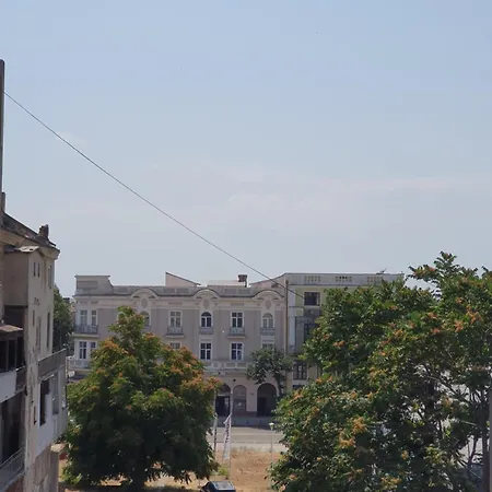 Mianelly Center شقة