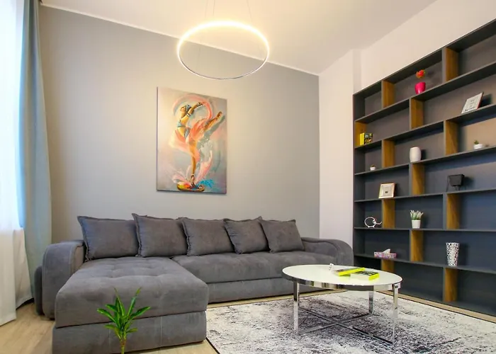 Mianelly Center شقة