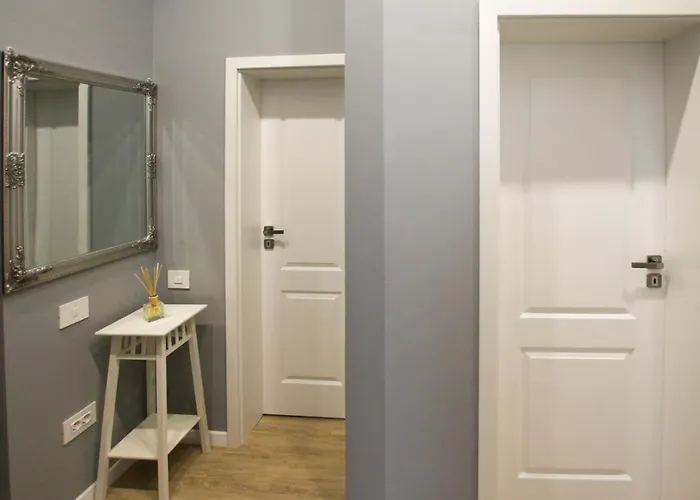 Mianelly Center شقة